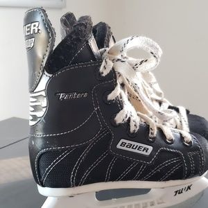 Youth Bauer Supreme hockey skates